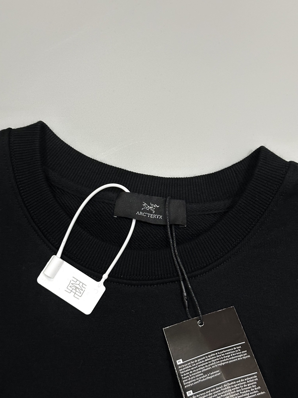 ブランドパーカー側面デザイン